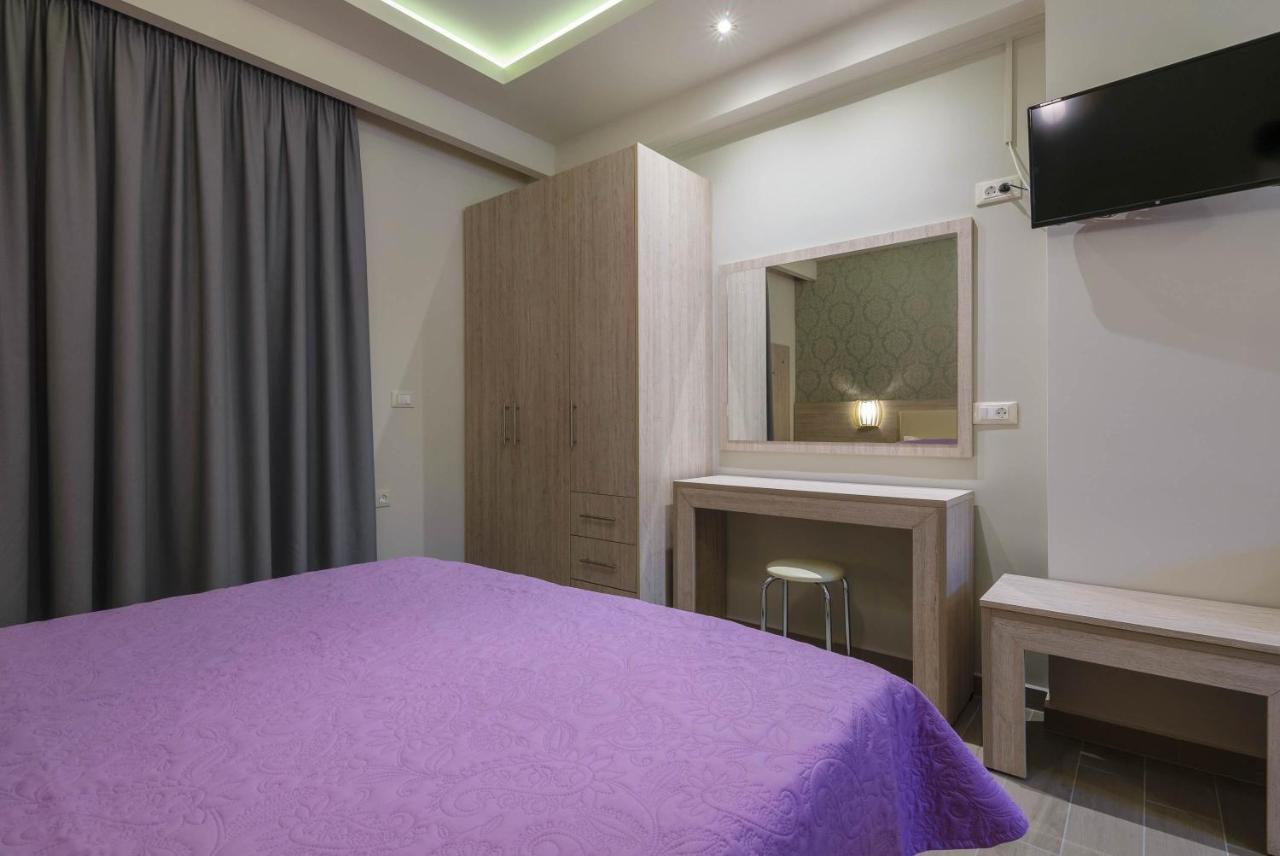 Regina Apartment *
