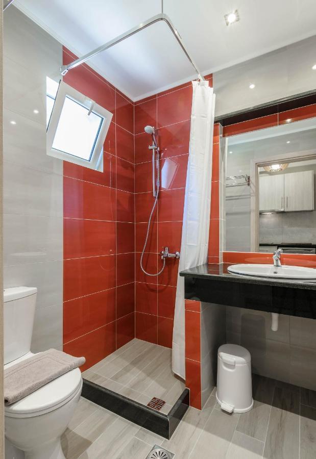 Regina Apartment *
